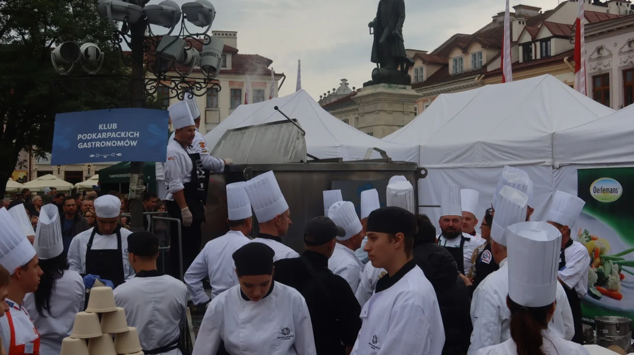 Drugi dzień festiwalu "Karpaty na Widelcu". Robert Makłowicz docenił Rzeszów [ZDJĘCIA, WIDEO]