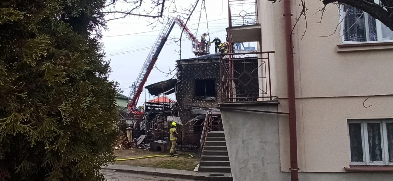 Tragedia w Tyczynie. Spłonął dom jednorodzinny [ZDJĘCIA]