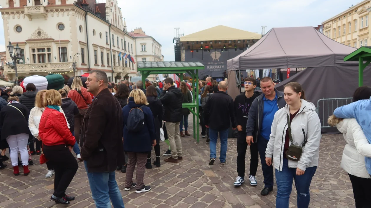 Drugi dzień festiwalu "Karpaty na Widelcu". Robert Makłowicz docenił Rzeszów [ZDJĘCIA, WIDEO]