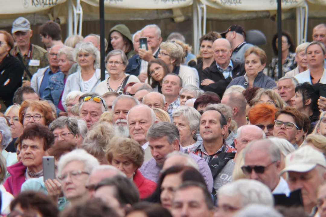 Seniorzy otrzymali klucze do miasta. Koncert Eleni rozpoczął Senioralia 2022