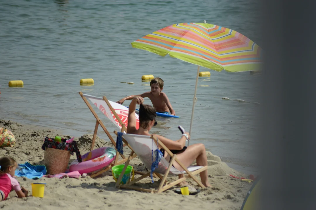 Tłumy nad Jeziorem Tarnobrzeskim - zobacz zdjęcia z sobotniego plażowania