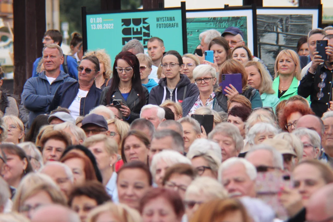 Seniorzy otrzymali klucze do miasta. Koncert Eleni rozpoczął Senioralia 2022