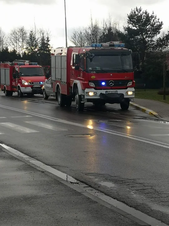 Toyota zderzyła się z autobusem MPK na ul. Strażackiej w Rzeszowie