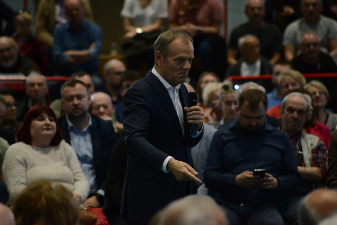 Donald Tusk w Tarnobrzegu. Tłumy mieszkańców na spotkaniu