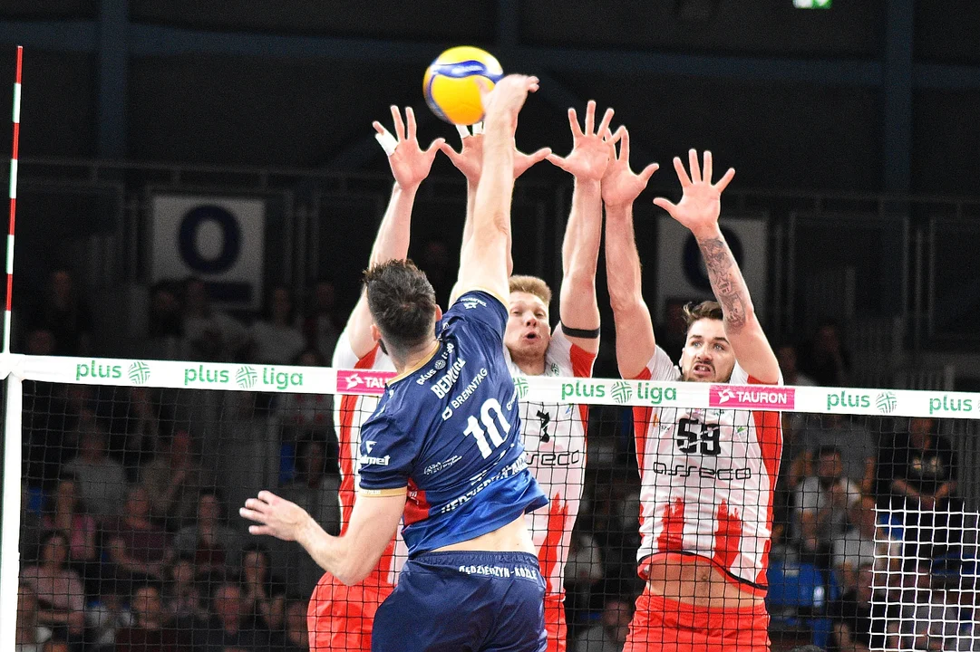 Drugi półfinałowy mecz siatkarskiej PlusLigi: Asseco Resovia Rzeszów - Grupa Azoty ZAKSA Kędzierzyn-Koźle (1:3)