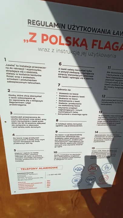 Nowa ławka na rzeszowskich Bulwarach "z polską flagą"