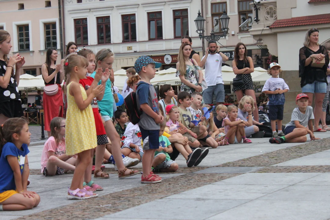 Pokaz Teatru Kulka oraz ogniste show Los Fuegos