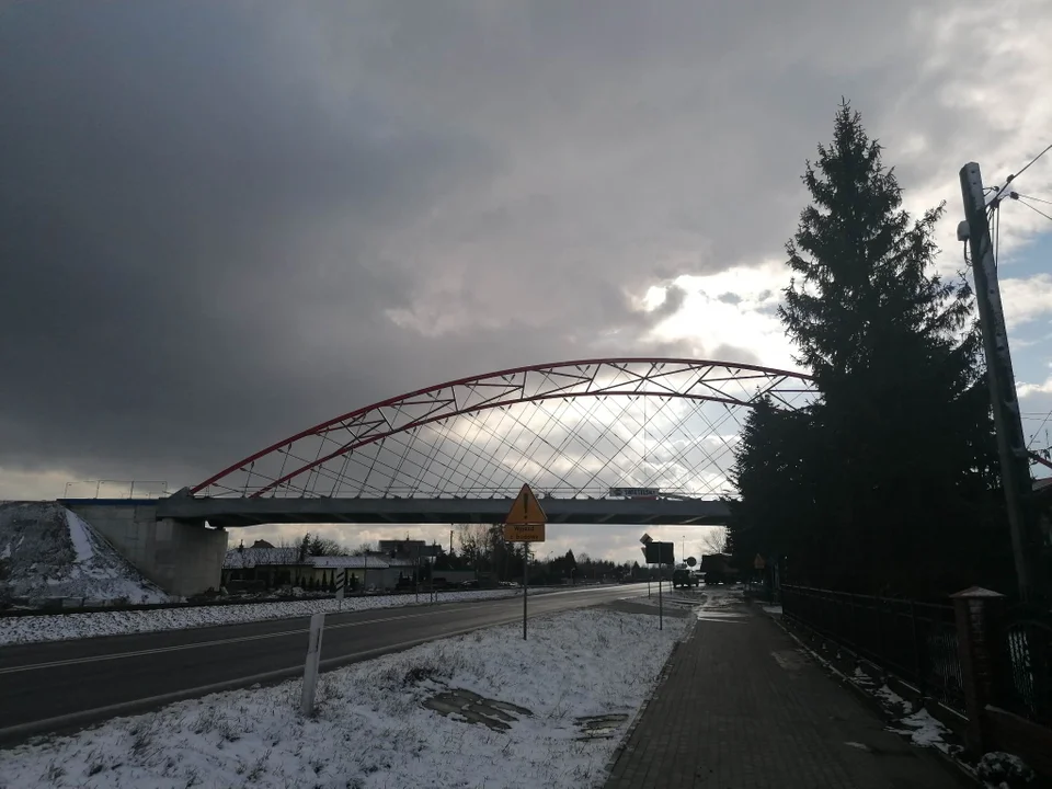 Stan budowy wiaduktu nad linią kolejową z Mielca do Padwi