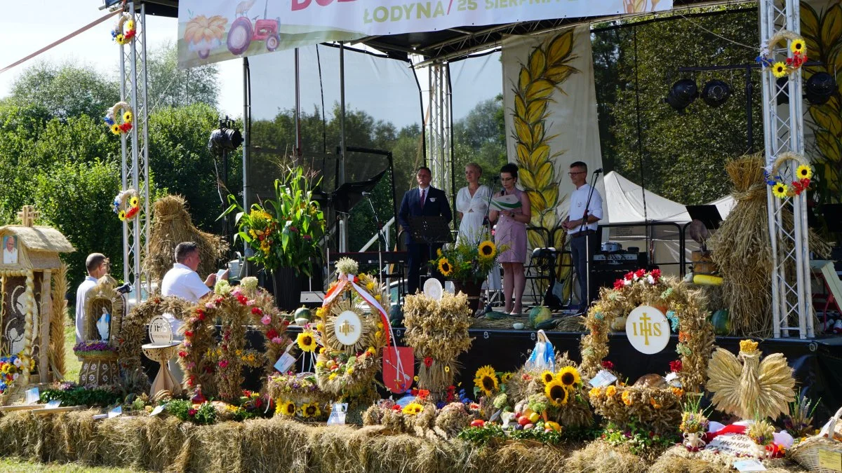 Dożynki Gminne w Łodynie. Wieńce jako symbol jedności i pracy [ZDJĘCIA, WIDEO] - Zdjęcie główne