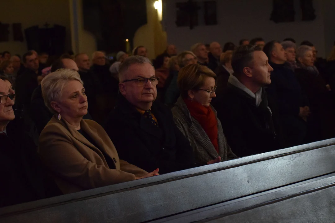 Koncert Wielkopostny Mieleckiej Orkiestry Symfonicznej w kościele Ducha Świętego w Mielcu