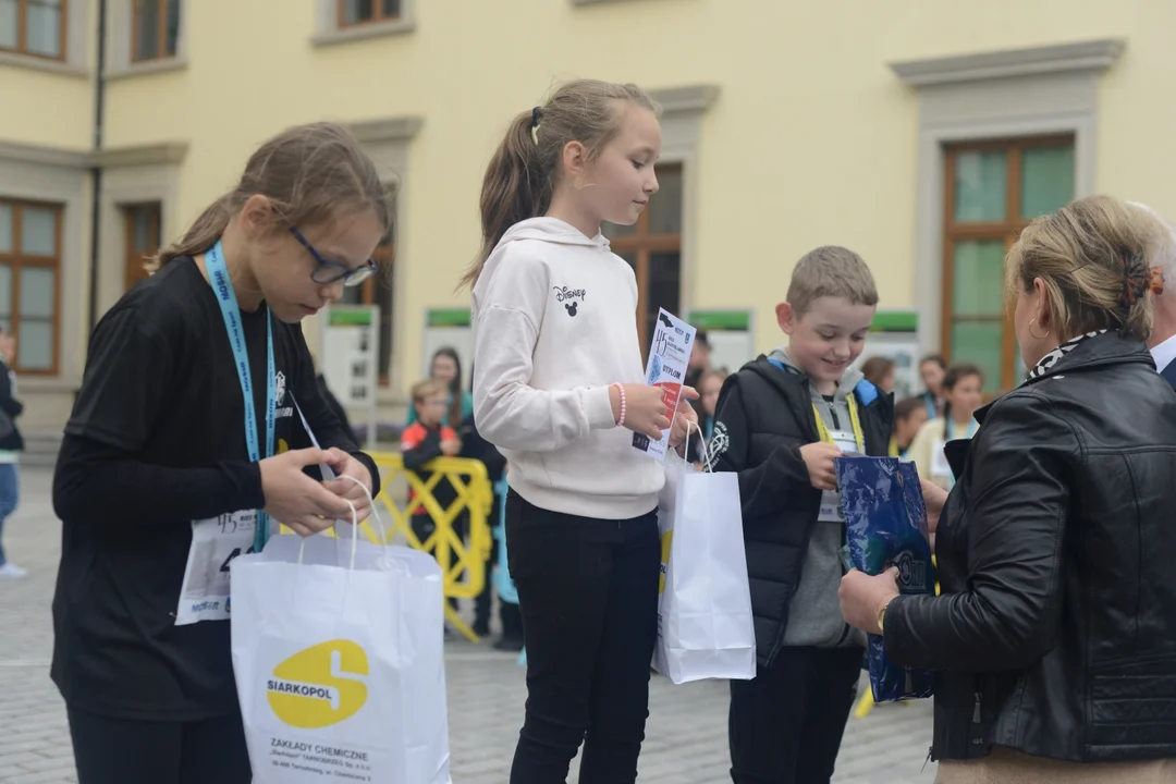 45. Bieg Nadwiślański im. Alfreda Freyera w Tarnobrzegu - biegi dziecięco-młodzieżowe - dekoracje