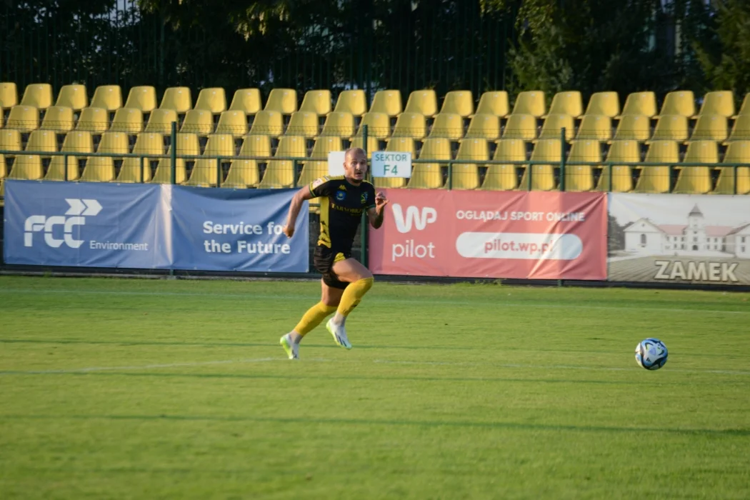 Trzecia liga, grupa 4: Siarka Tarnobrzeg - Garbarnia Kraków 0:0