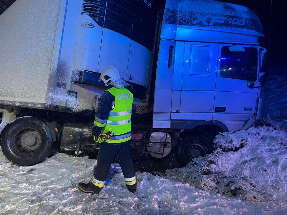 Dwa tragiczne wypadki na Podkarpaciu! Doszło również do zderzenia z autobusem [ZDJĘCIA] - Zdjęcie główne