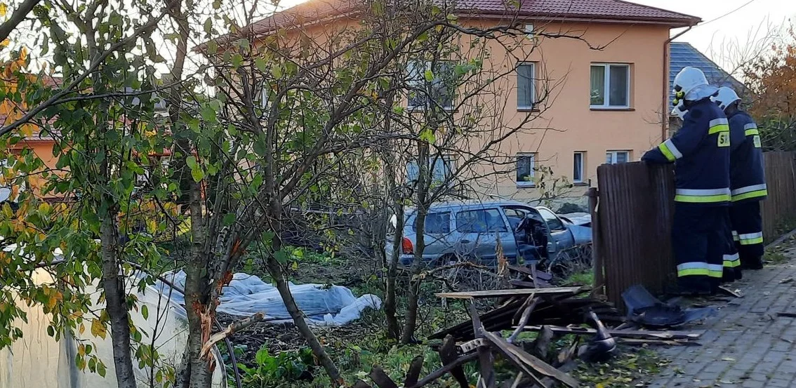 Staranował płot w Cmolasie. Kolbuszowska policja o wczorajszym zdarzeniu [ZDJĘCIA] - Zdjęcie główne