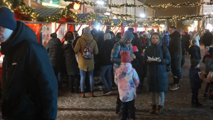 Świąteczne Miasteczko w Rzeszowie w sobotni wieczór [ZDJĘCIA, WIDEO]