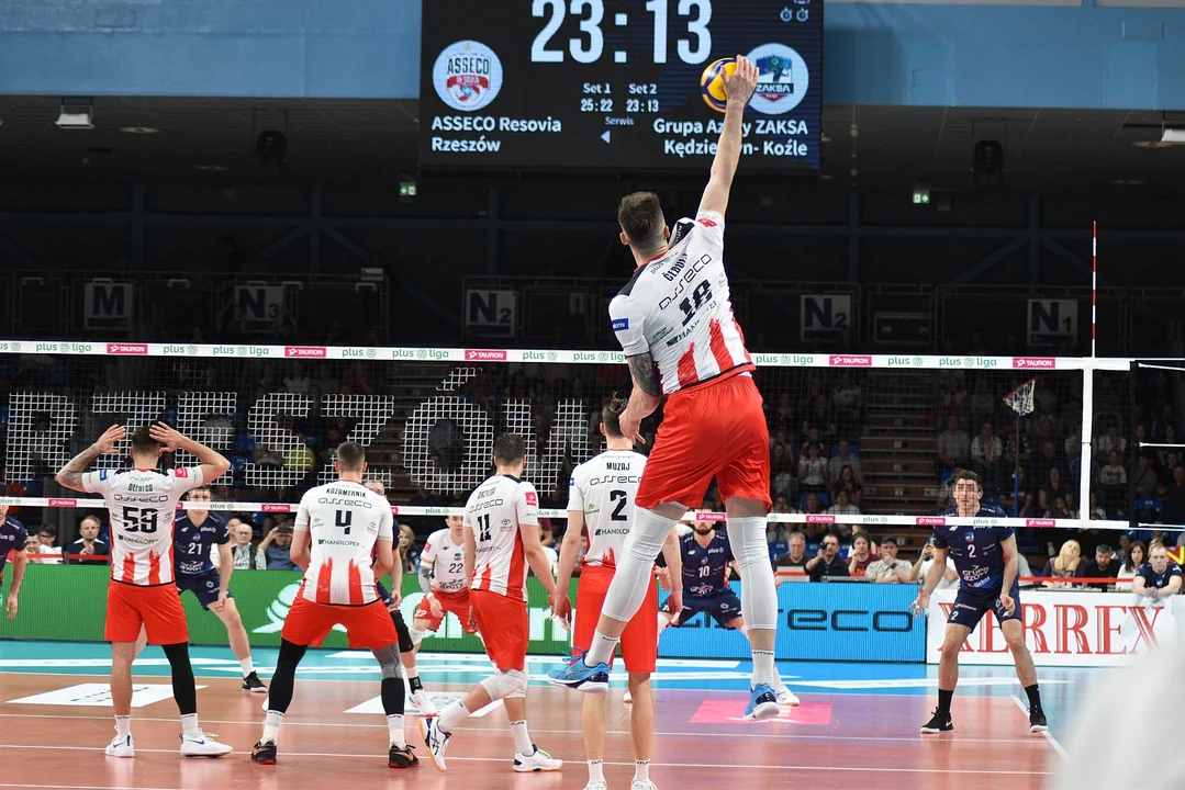 Pierwszy półfinałowy mecz siatkarskiej PlusLigi: Asseco Resovia Rzeszów - Grupa Azoty ZAKSA Kędzierzyn-Koźle (2:3)