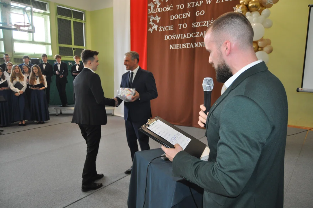 Zakończenie szkoły w I LO im. St. Konarskiego w Mielcu