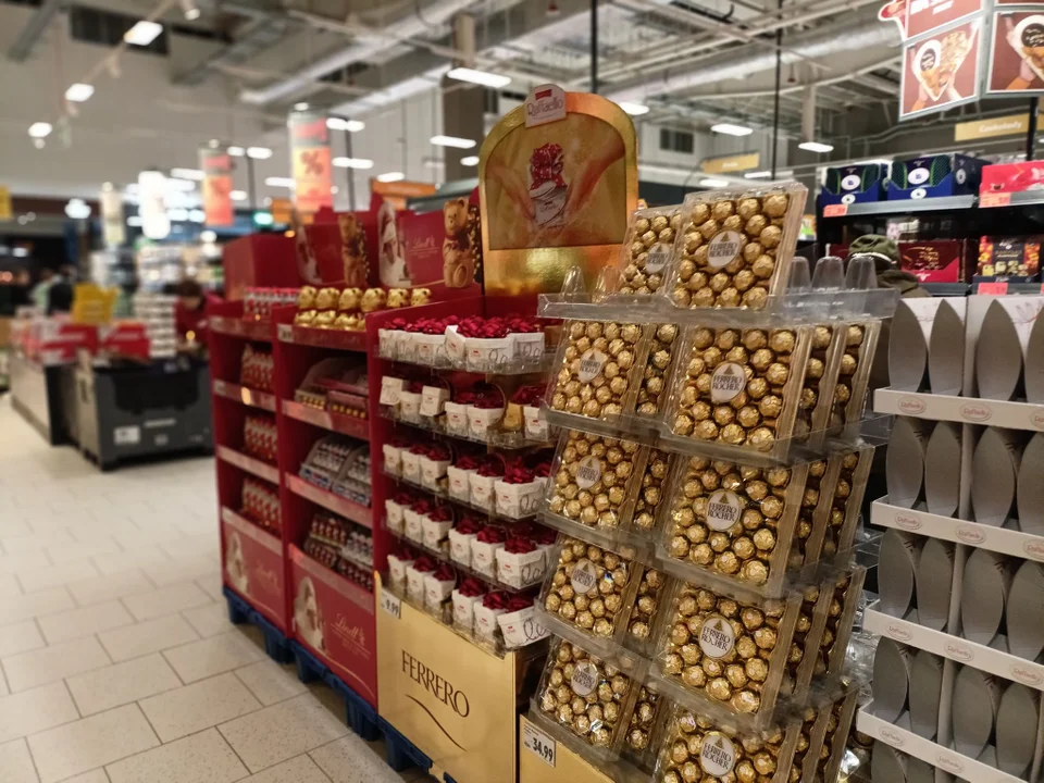 Kaufland na alei Rejtana pół tygodnia po otwarciu