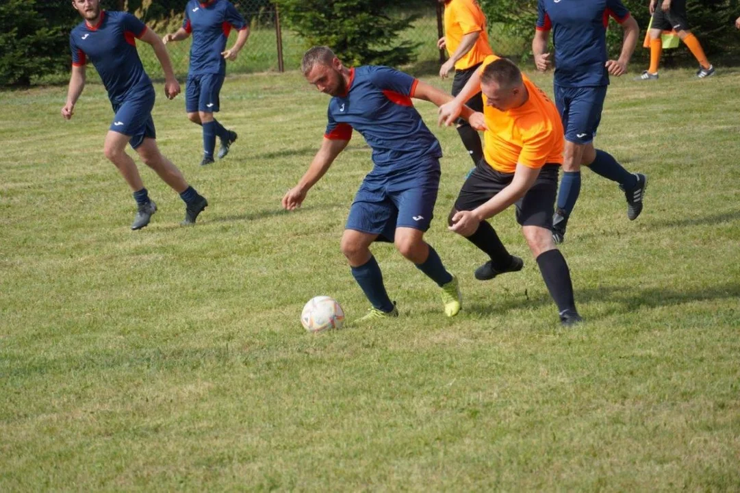 Piłkarskie eliminacje w gminie Niwiska na stadionie w Hucisku. Kto powalczy o "Puchar Wójta"? [ZDJĘCIA] - Zdjęcie główne