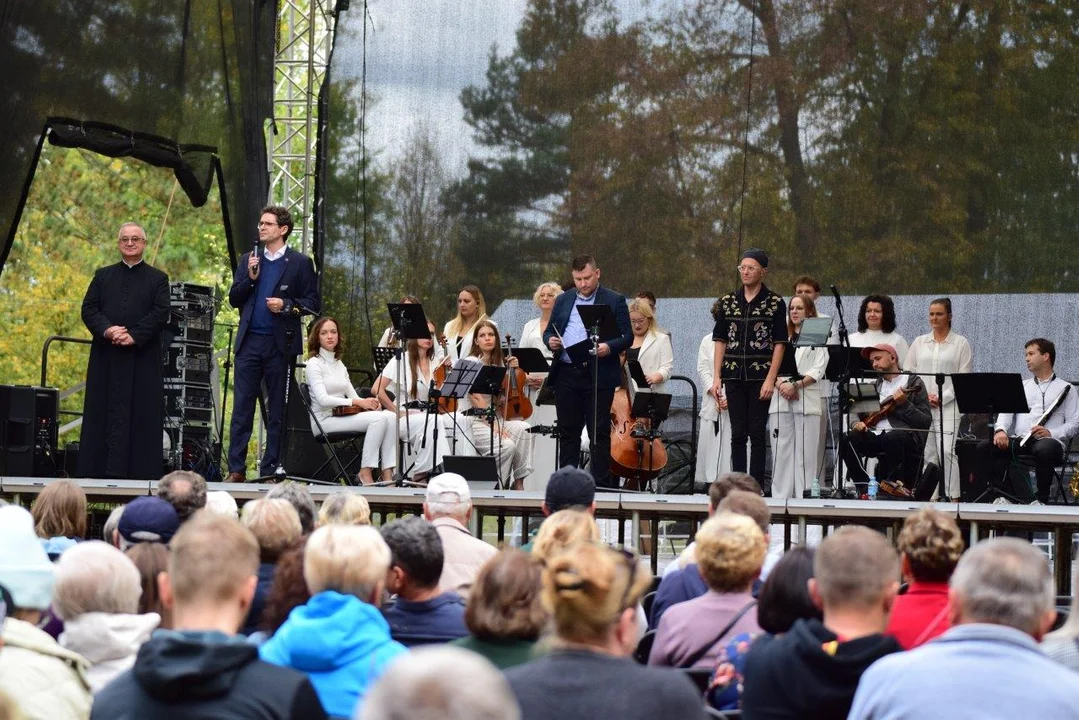 Koncert z okazji XVII Dni Kardynała Adama Kozłowieckiego w Hucie Komorowskiej 2024