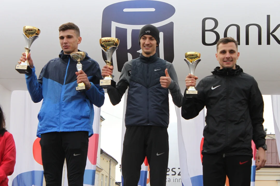 10. PKO Bieg Niepodległości. Wszyscy zwycięzcy na podium