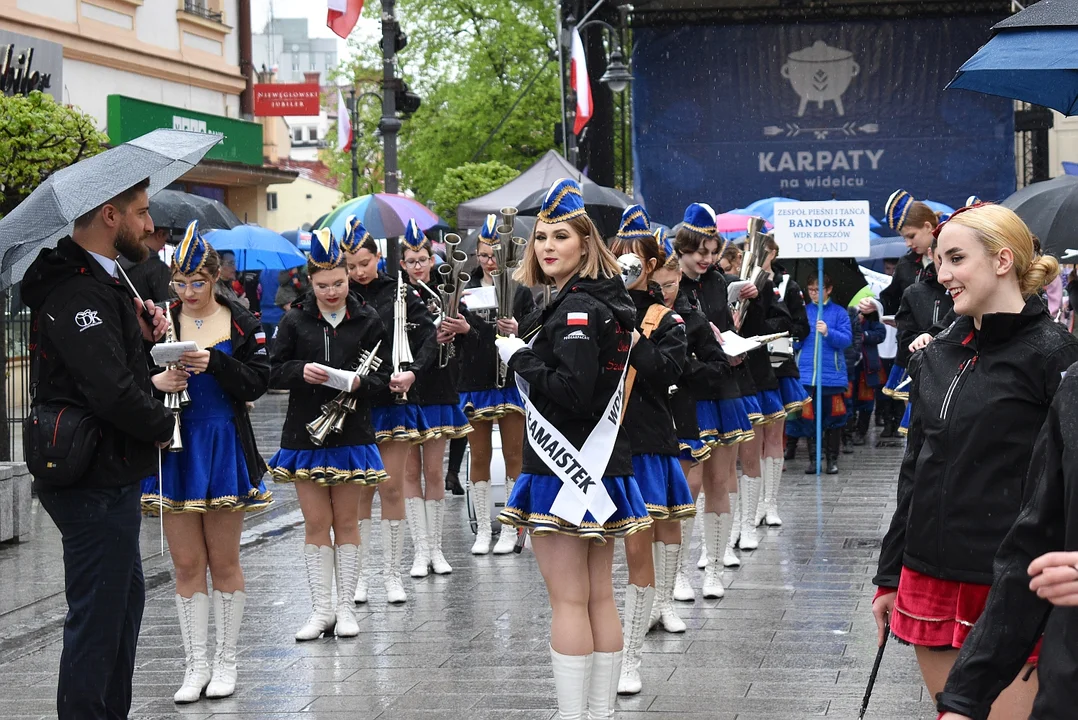 Festiwal Karpaty na Widelcu i Święto Paniagi przyciągnęły w Rzeszowie prawdziwe tłumy [ZDJĘCIA]