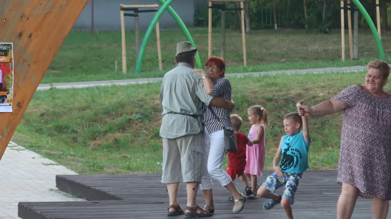 Potańcówka miejska na osiedlu Krakowska-Południe w Rzeszowie