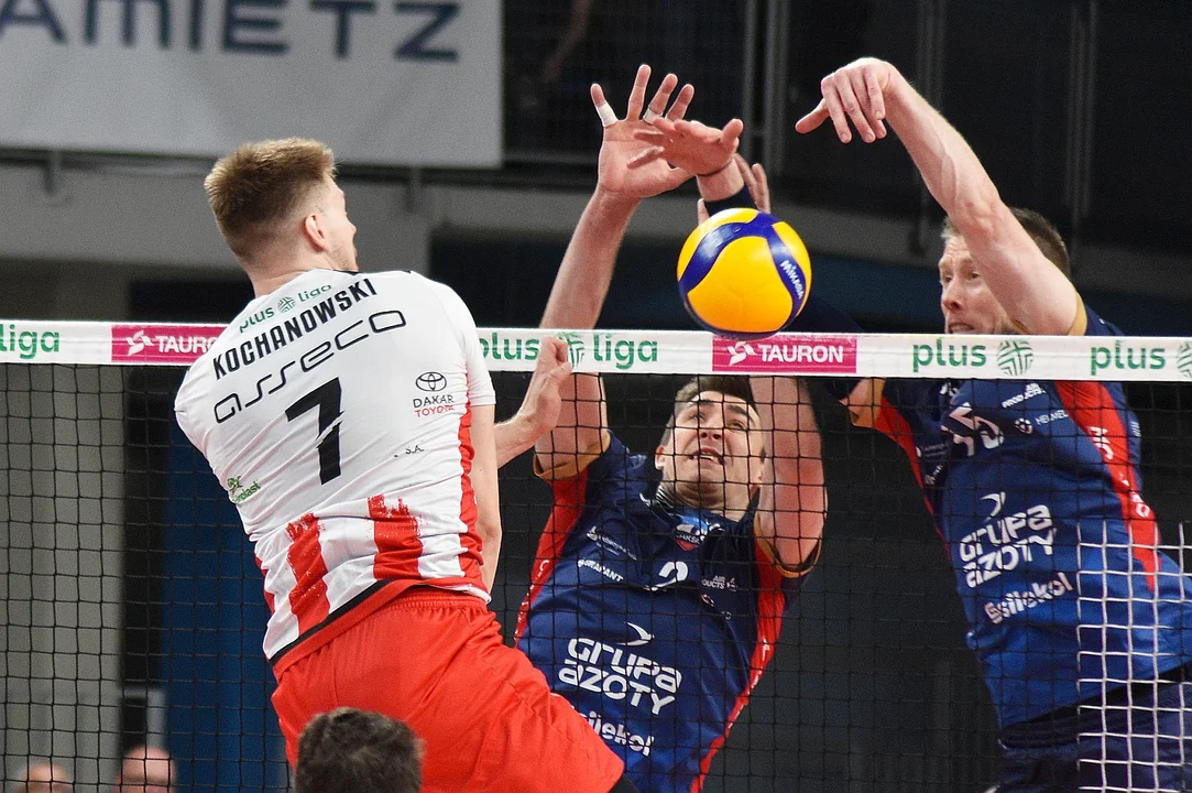 Pierwszy półfinałowy mecz siatkarskiej PlusLigi: Asseco Resovia Rzeszów - Grupa Azoty ZAKSA Kędzierzyn-Koźle (2:3)