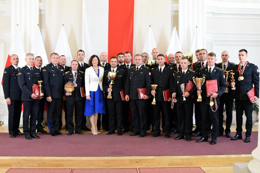 Podkarpaccy strażacy wyróżnieni za sukcesy w Mistrzostwach Polski [ZDJĘCIA] - Zdjęcie główne