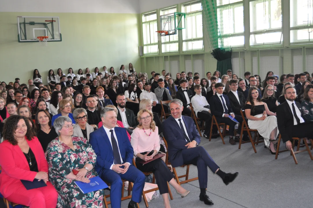 Zakończenie szkoły w I LO im. St. Konarskiego w Mielcu