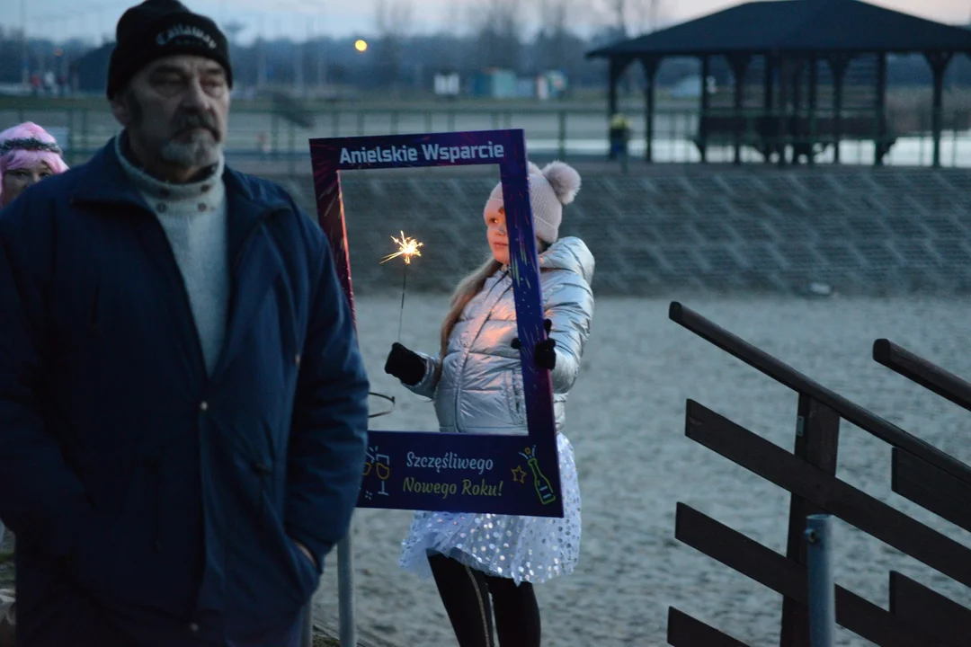 "Jezioro Aniołów" w Tarnobrzegu. Szampańska zabawa w Jeziorze Tarnobrzeskim