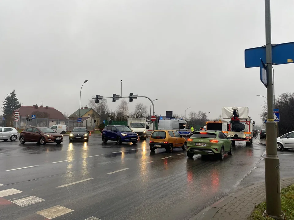 Teraz! Wypadek przy rondzie Pobitno. Nie działa sygnalizacja świetlna [ZDJĘCIA]