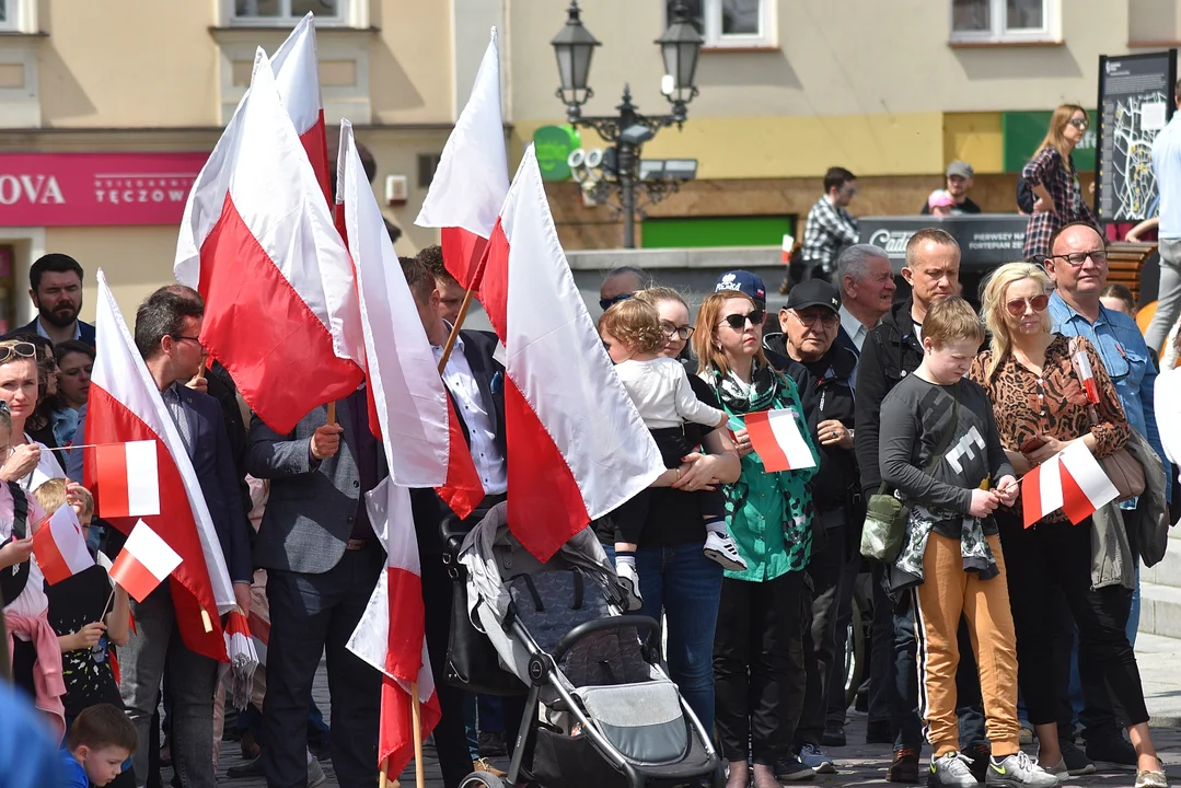 Obchody Dnia Flagi Rzeczypospolitej Polskiej na Rynku w Rzeszowie