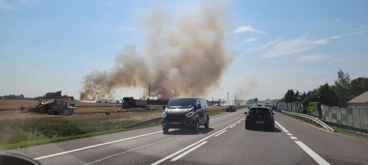 Pożar ścierniska w okolicach Rzeszowa [ZDJĘCIA]