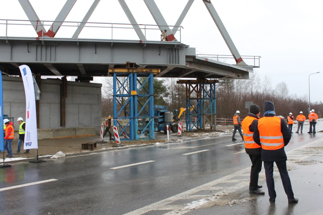 Rz24: Budowa wiaduktu na drodze krajowej nr 9 Rzeszów - Warszawa. Połączenie kolejowe z Rzeszowa do Jasionki