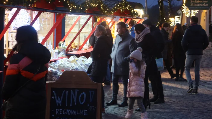 Świąteczne Miasteczko w Rzeszowie w sobotni wieczór [ZDJĘCIA, WIDEO]