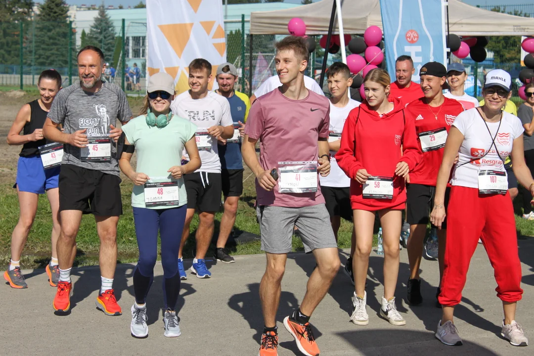 Dzieci i dorośli w akcji. Bieg Charytatywny 5 km na Bulwarach w Rzeszowie