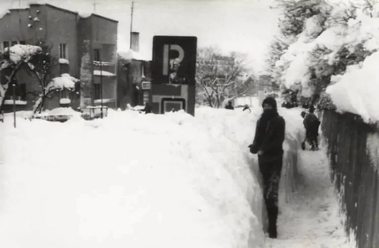 Słynna zima stulecia w 1979 roku. Pogodowy kataklizm sparaliżował kraj do wiosny [ZDJĘCIA] - Zdjęcie główne