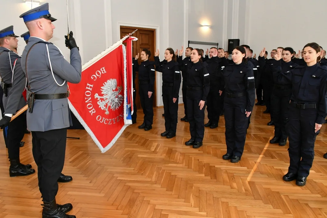 Nowo przyjęci policjanci złożyli ślubowanie