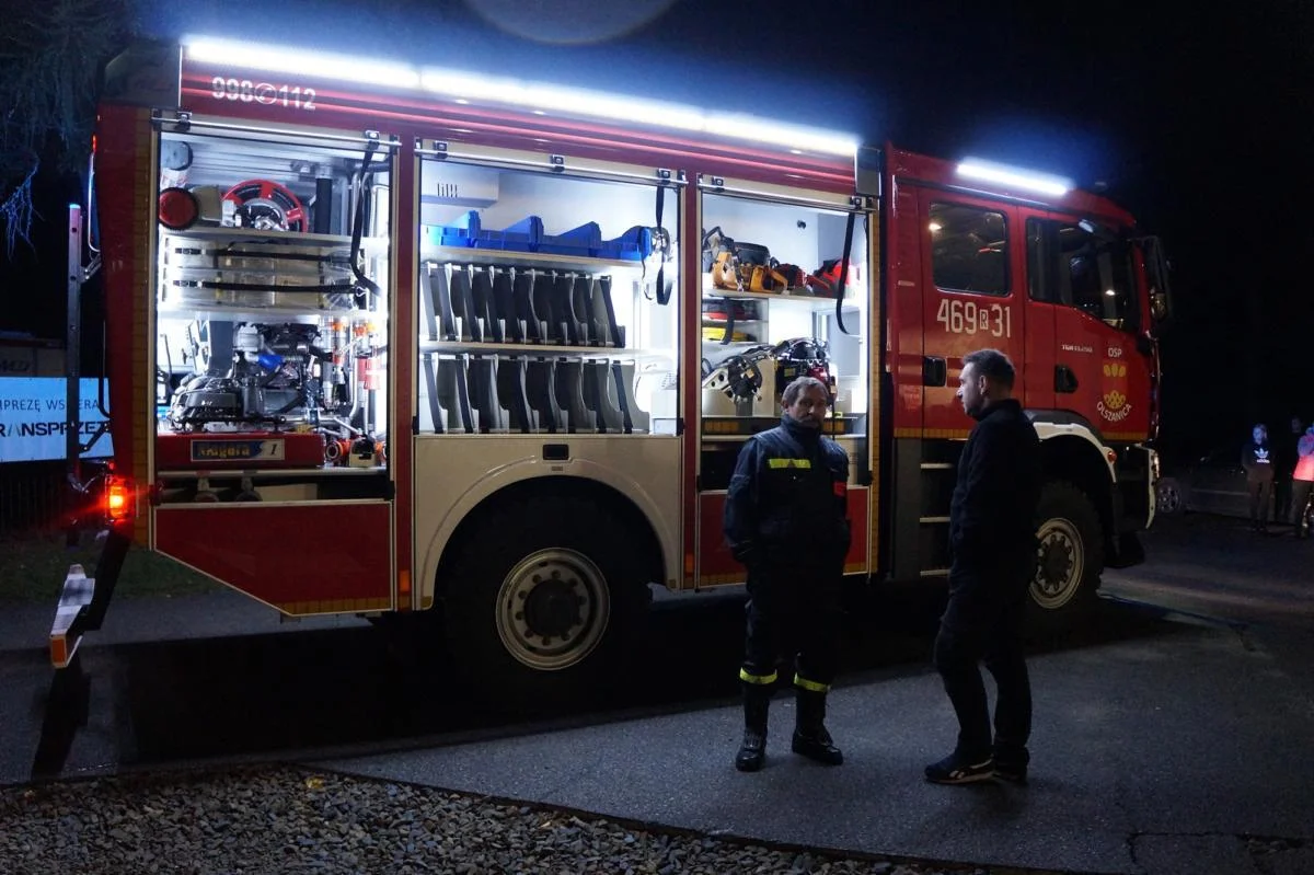 Przywitanie nowego wozu strażackiego w Olszanicy