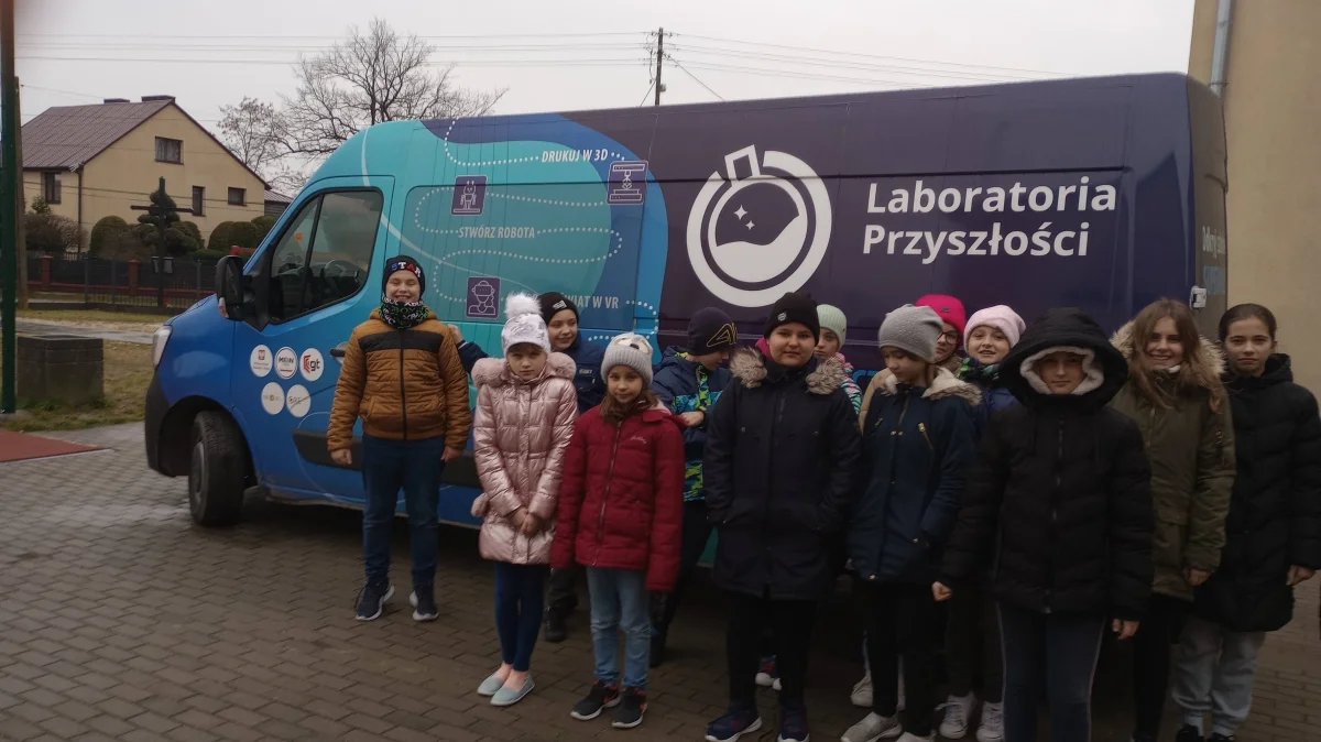 Wizyta Laboratorium Przyszłości w szkole w Krzątce