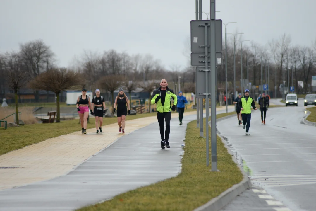 XI Bieg Zimowy wokół Jeziora Tarnobrzeskiego oraz Yeti Run Zimowy Bieg w Szortach