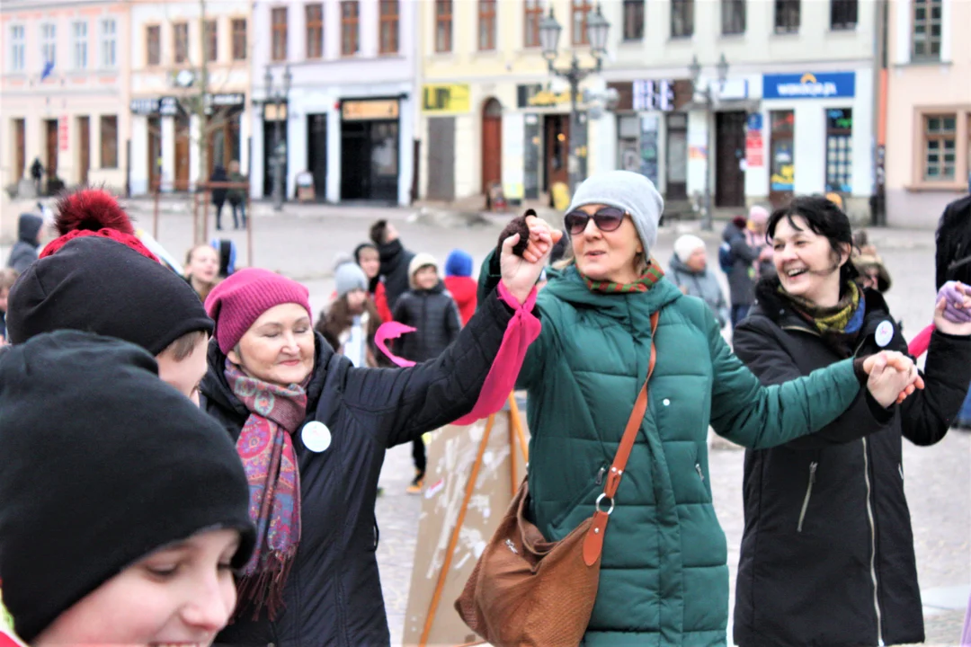 Nazywam się Miliard w Rzeszowie - zatańczyli na Rynku przeciwko przemocy