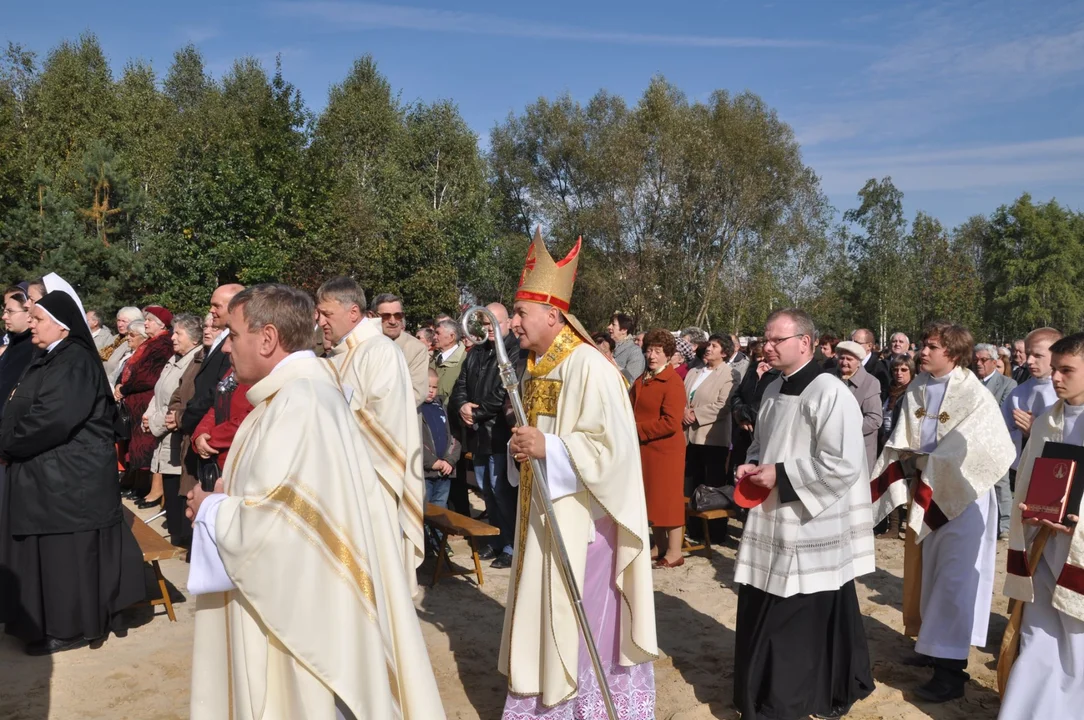 Wmurowanie kamienia węgielnego w kościół w Woli Mieleckiej