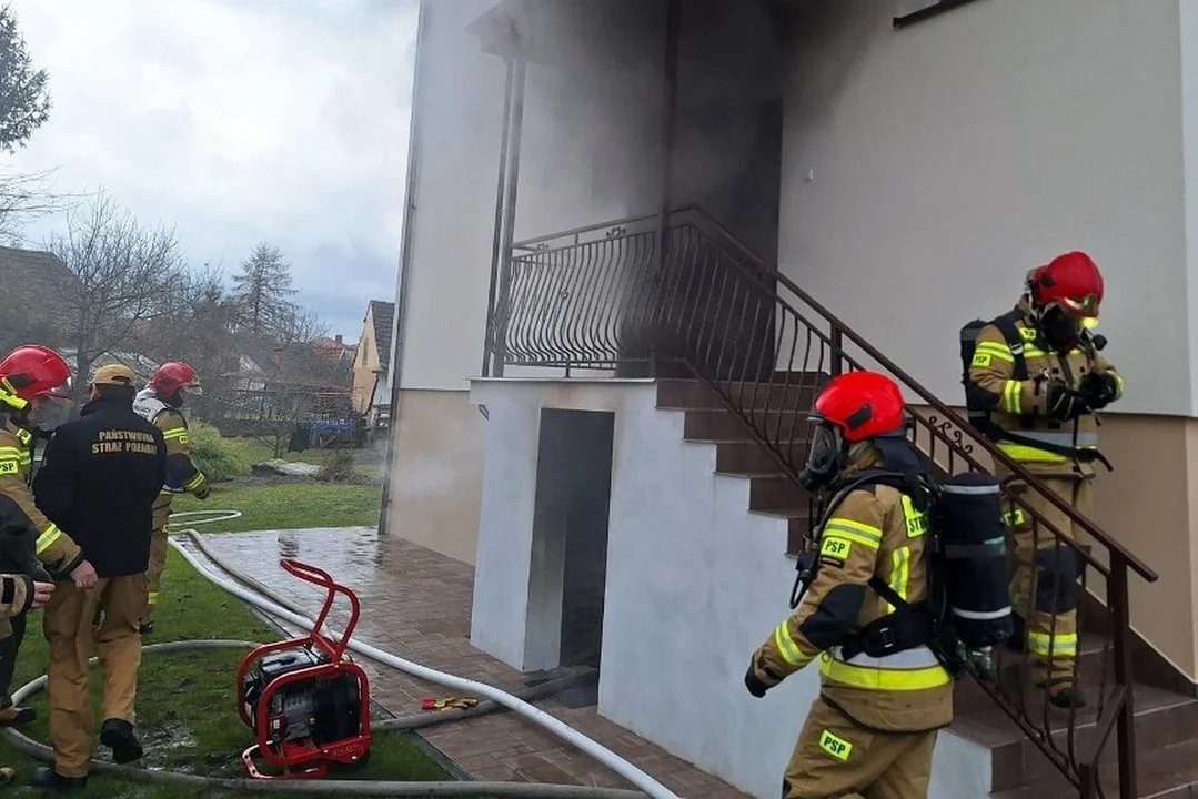 Tragiczny pożar w Stalowej Woli! Nie żyje jedna osoba! [ZDJĘCIA] - Zdjęcie główne