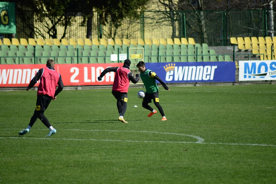 Trening piłkarzy Siarki Tarnobrzeg przed meczem z Zagłębiem II Lubin