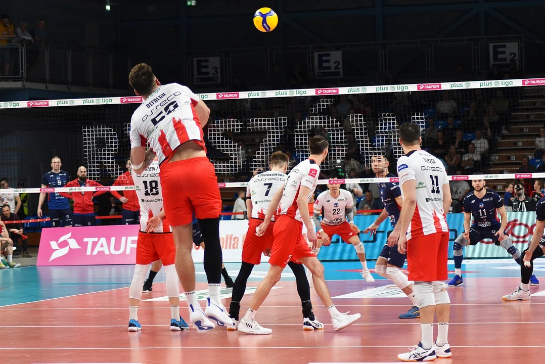 Pierwszy półfinałowy mecz siatkarskiej PlusLigi: Asseco Resovia Rzeszów - Grupa Azoty ZAKSA Kędzierzyn-Koźle (2:3)