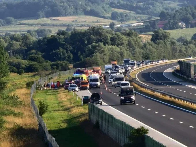 Tragiczny weekend. W wypadkach życie stracili pielgrzymi, strażak i małe dziecko - Zdjęcie główne