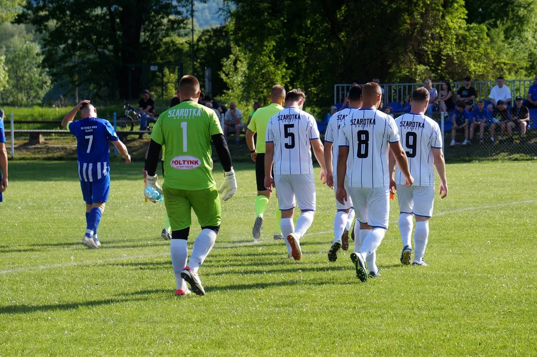 Mecz: Szarotka Uherce – LKS Stalfred Płowce Stróże Małe 1:0 (1:0)