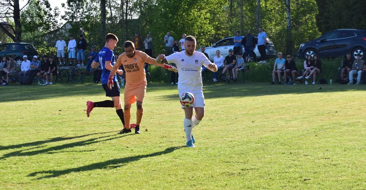 Błękitni Komorów - KS Hadykówka